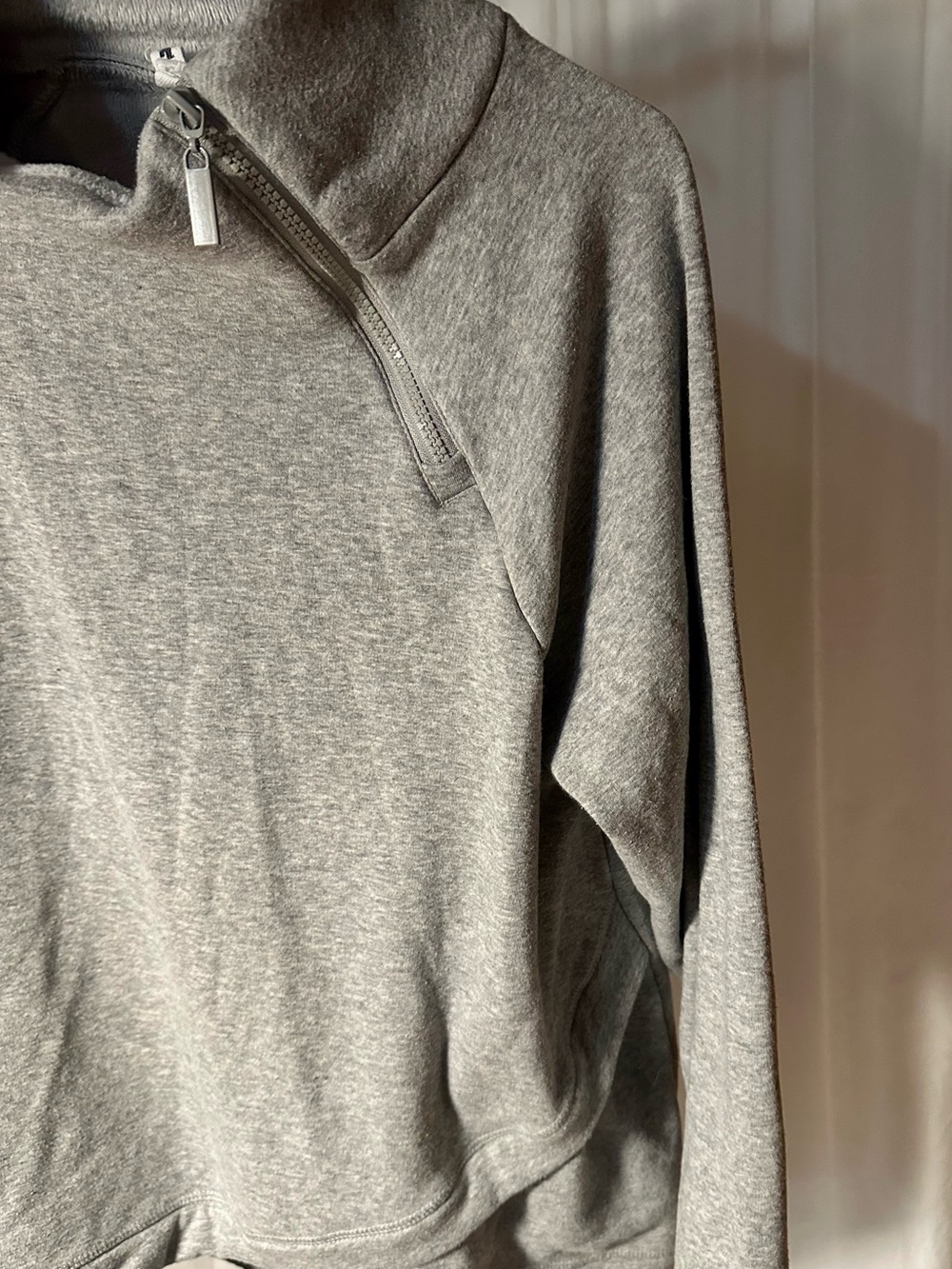 Cable & Gauge Women’s Heather Gray Zip-Neck Pullover